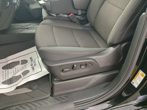 Used 2025 Chevrolet Silverado 1500 Custom RWD image 12