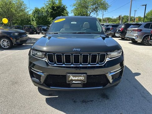 Used 2023 Jeep Grand Cherokee Limited AWD/4WD image 3