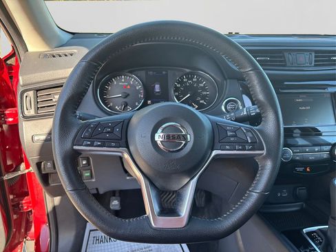 Used 2019 Nissan Rogue SV image 25