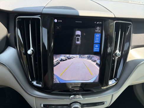 Certified 2024 Volvo XC60 B5 Core w/ Climate Package AWD/4WD image 25