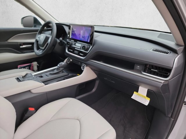 Used 2026 Toyota Grand Highlander AWD image 26