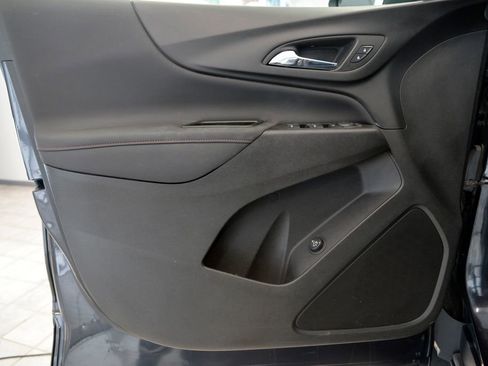 Used 2022 Chevrolet Equinox RS image 14