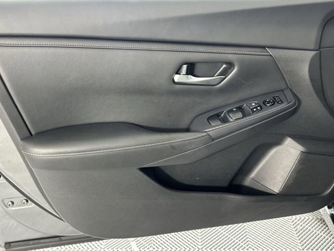 Used 2023 Nissan Sentra SV image 29