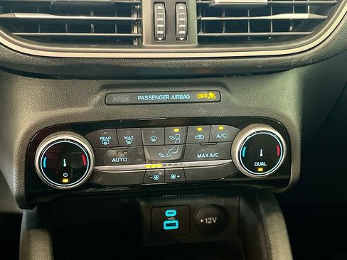 Used 2022 Ford Escape SE w/ SE Sport Appearance Package FWD image 15