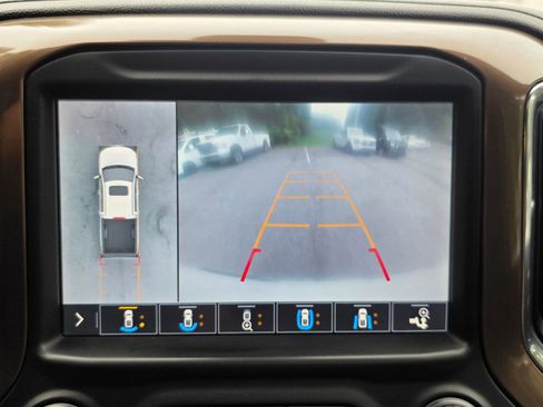 Used 2019 Chevrolet Silverado 1500 High Country image 25