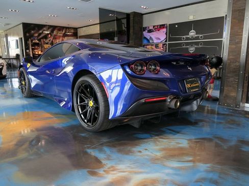 Used 2020 Ferrari F8 Tributo RWD image 37