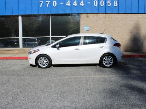 Used 2017 Kia Forte LX w/ LX Popular Plus Package image 28