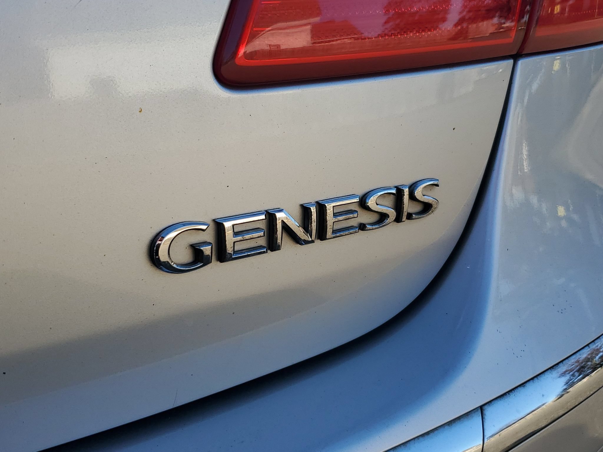 Used 2012 Hyundai Genesis 3.8 w/ Premium Pkg RWD image 6
