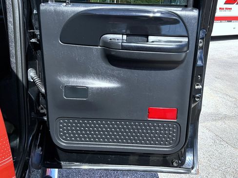 Used 2004 Ford F250 Harley-Davidson AWD/4WD image 17