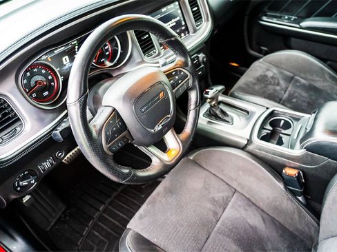 Used 2019 Dodge Charger Scat Pack w/ Dynamics Package RWD image 8