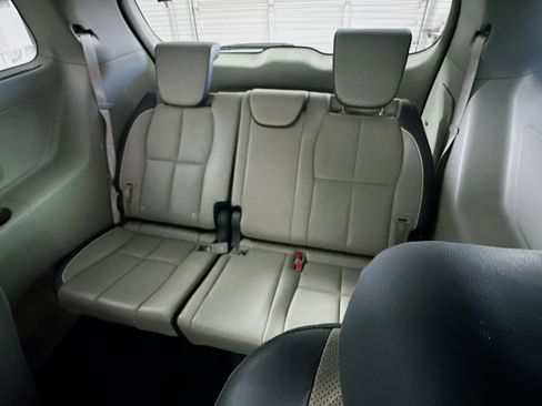 Used 2016 Kia Sedona EX image 27