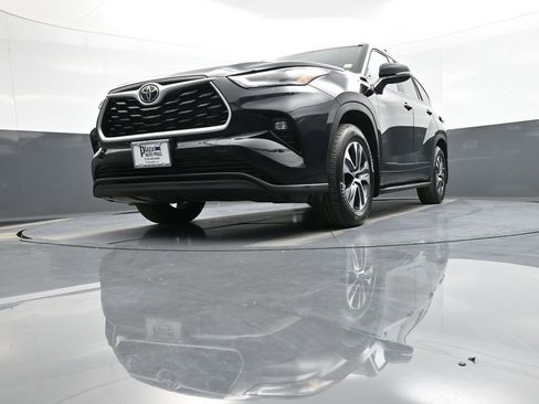 Used 2026 Toyota Highlander XLE image 28