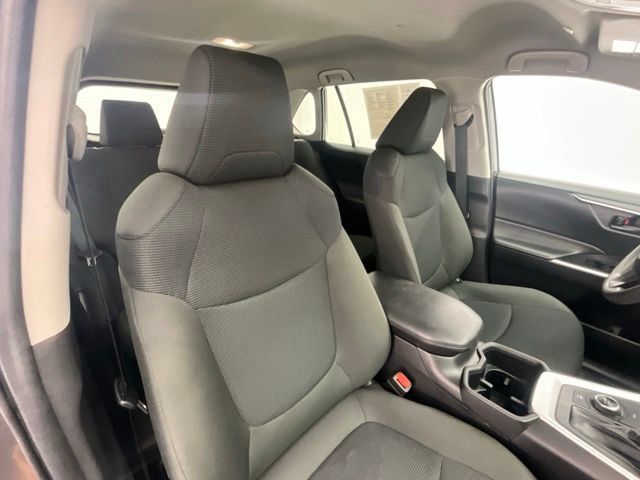 Used 2024 Toyota RAV4 LE AWD/4WD image 14