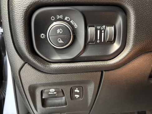 Used 2025 RAM 1500 Laramie AWD/4WD image 13