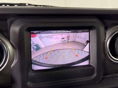 Used 2021 Jeep Wrangler Unlimited Sahara w/ Cold Weather Group image 26