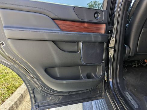 Used 2023 Lincoln Navigator Reserve AWD/4WD image 26
