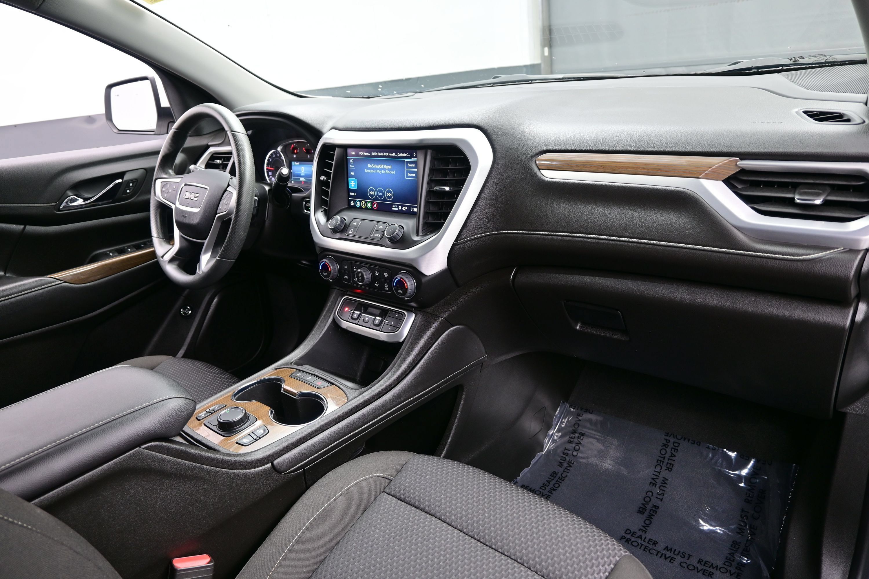 Used 2023 GMC Acadia SLE w/ Driver Convenience Package FWD image 14