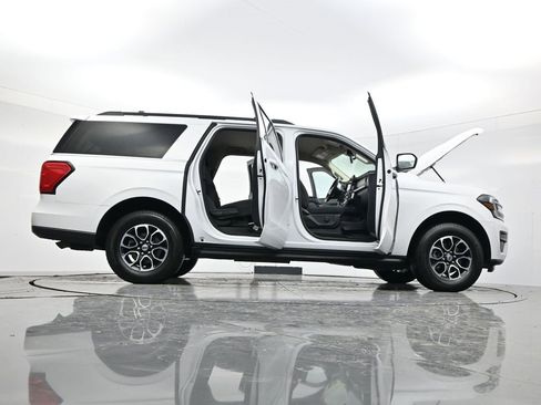 Certified 2023 Ford Expedition Max XLT image 59