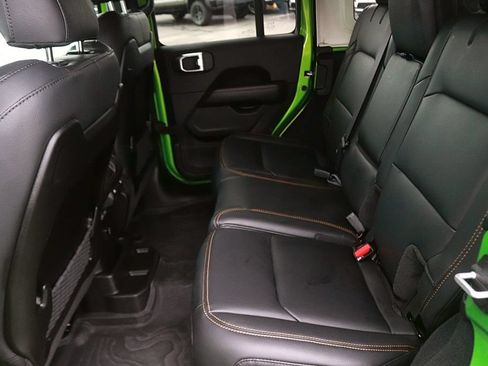 Used 2026 Jeep Wrangler Unlimited Sahara AWD/4WD image 15
