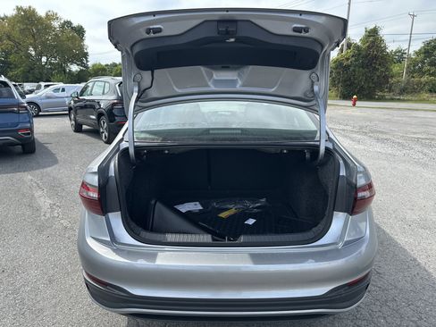 New 2025 Volkswagen Jetta SE image 31