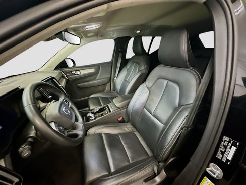 Used 2023 Volvo XC40 B5 Ultimate w/ Climate Package AWD/4WD image 13