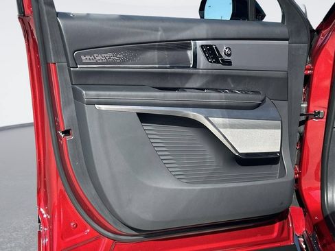 New 2026 Cadillac Vistiq Platinum AWD/4WD image 20