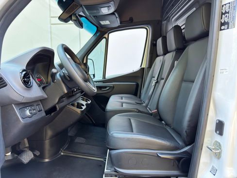Used 2024 Mercedes-Benz Sprinter 3500 image 15