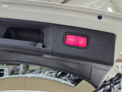Used 2014 Mercedes-Benz GLK 350 4MATIC image 16