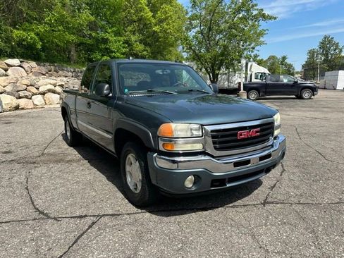 Used 2005 GMC Sierra 1500 SLT w/ Light Duty Power Package AWD/4WD image 7