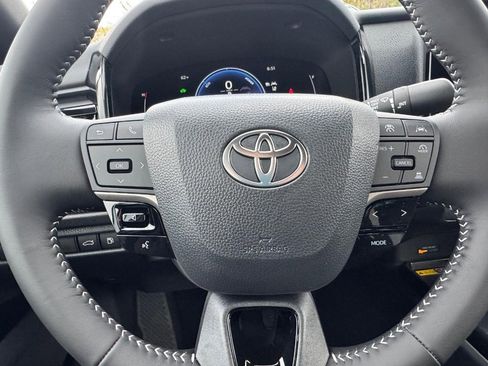 New 2026 Toyota Camry Hybrid image 12