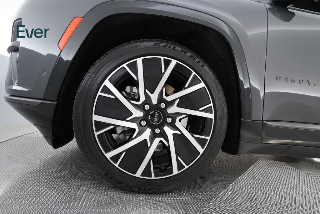 Used 2025 Jeep Wagoneer S Limited AWD/4WD image 19