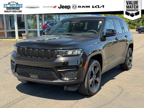 Certified 2025 Jeep Grand Cherokee Altitude AWD/4WD image 1