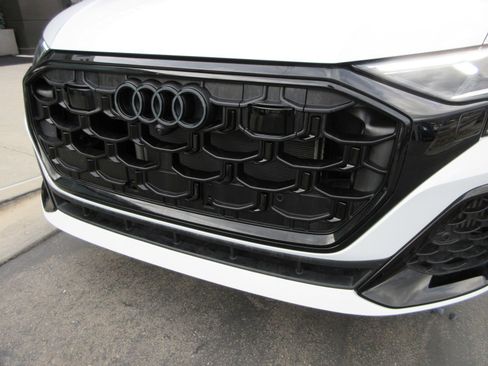 Used 2025 Audi Q8 Premium Plus image 15