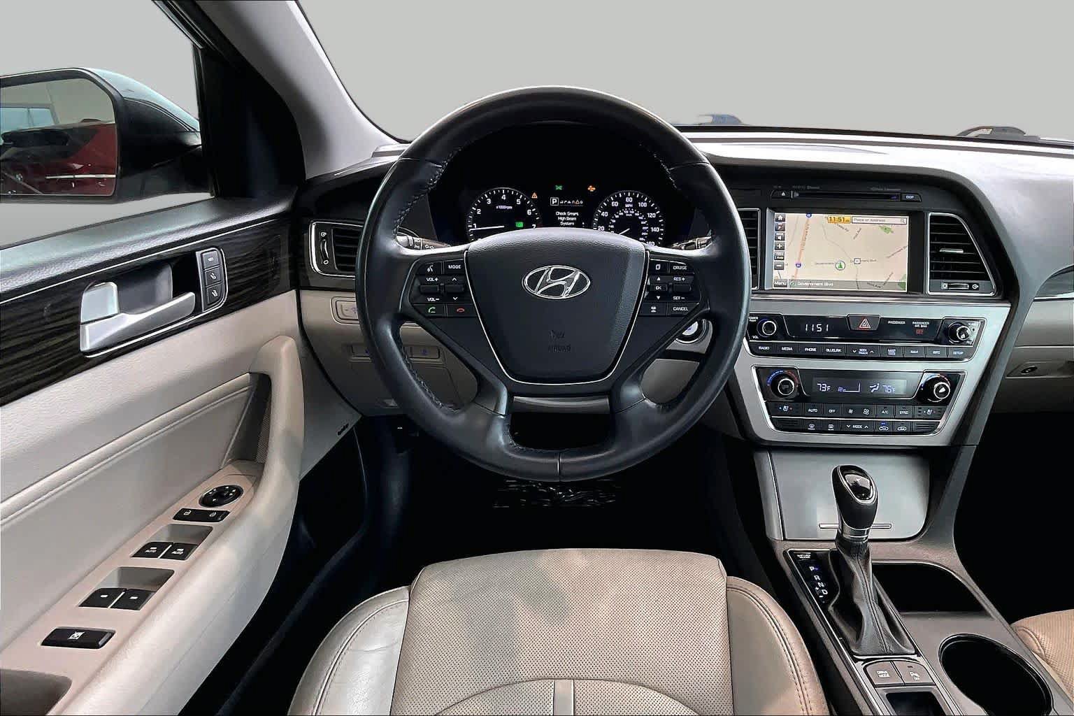 Used 2017 Hyundai Sonata Limited w/ Ultimate Package 04 FWD image 5
