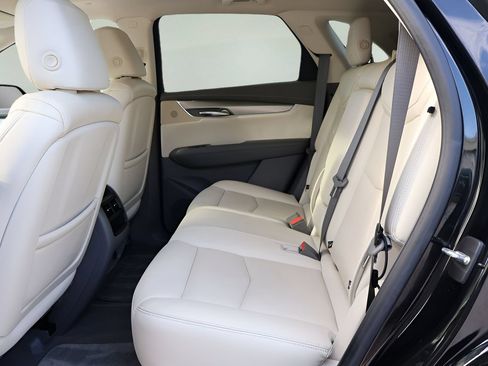 Used 2019 Cadillac XT5 Luxury AWD/4WD image 12
