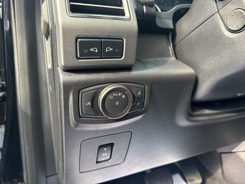 Used 2018 Ford F150 Raptor w/ Equipment Group 802A Luxury image 20