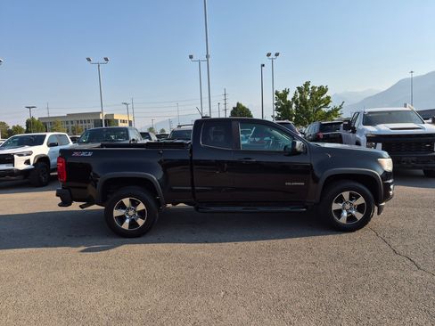 Used 2015 Chevrolet Colorado Z71 AWD/4WD image 2