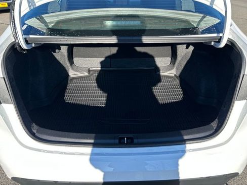 Used 2025 Toyota Corolla LE image 15