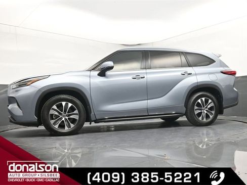Used 2021 Toyota Highlander XLE image 16