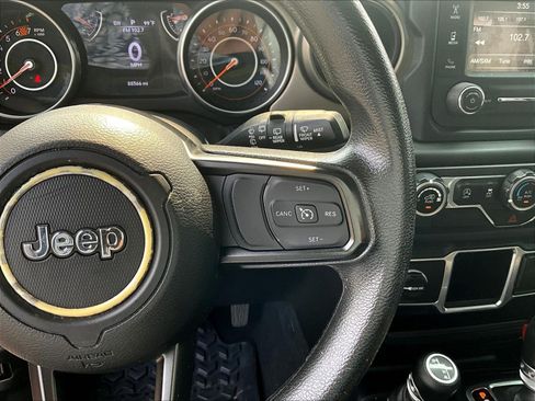 Used 2018 Jeep Wrangler Unlimited Sport AWD/4WD image 12