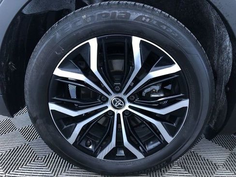 Certified 2023 Toyota Crown Limited image 18