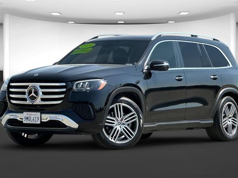 Used 2024 Mercedes-Benz GLS 450 4MATIC image 2