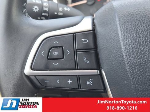 Used 2026 Toyota Highlander XLE AWD/4WD image 29