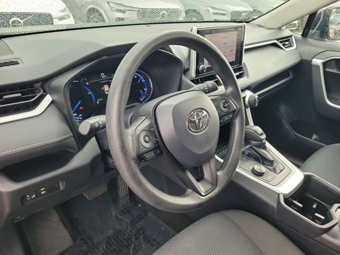 Used 2025 Toyota RAV4 LE AWD/4WD image 18