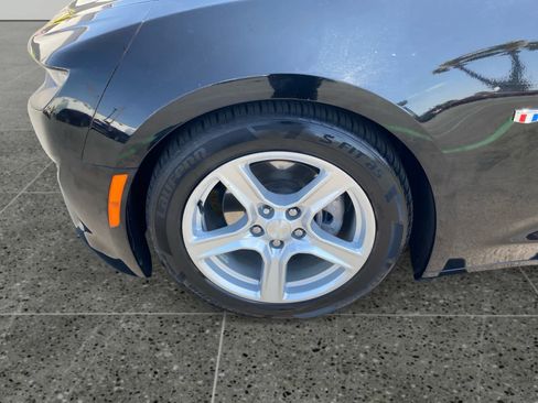 Used 2023 Chevrolet Camaro LT RWD image 14