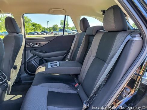 Used 2025 Subaru Outback Premium AWD/4WD image 11