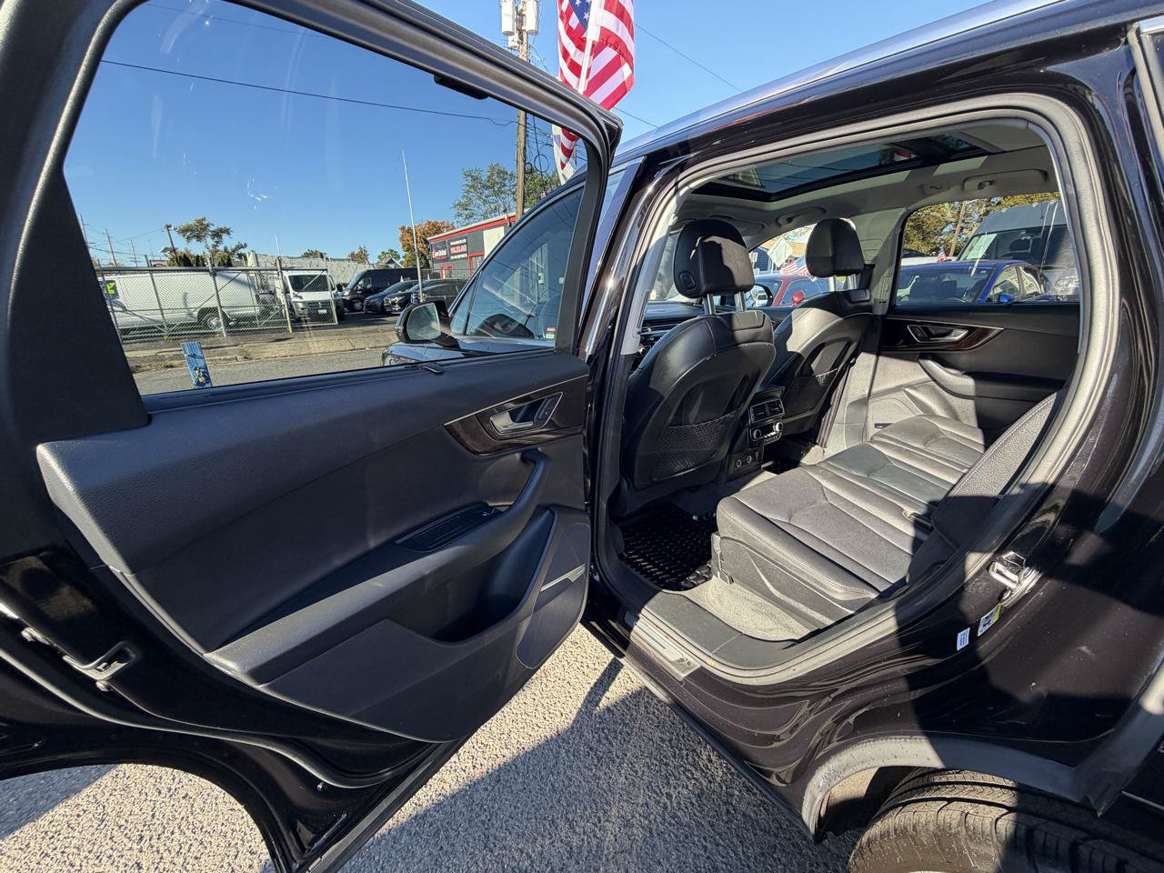 Used 2018 Audi Q7 3.0T Prestige w/ Prestige Package AWD/4WD image 24