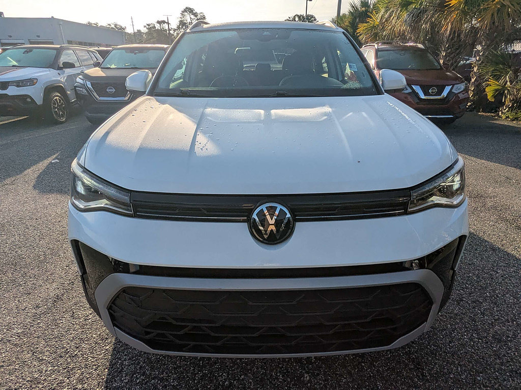 Used 2025 Volkswagen Taos SE AWD/4WD image 9