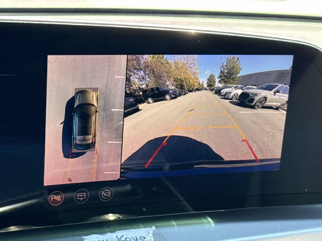 Certified 2024 Cadillac Lyriq Sport AWD/4WD image 33