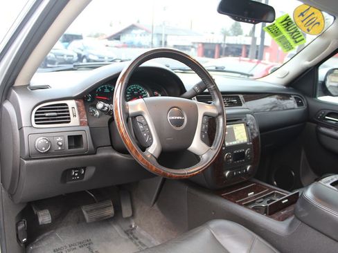 Used 2014 GMC Yukon XL Denali image 18